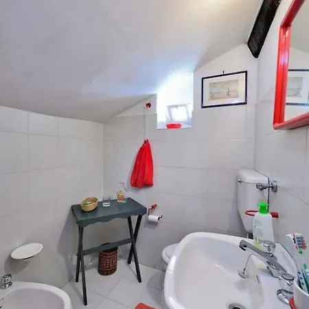 Mansarda A Finalborgo - Fascino E Tradizione