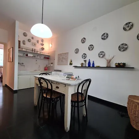 Mansarda A Finalborgo - Fascino E Tradizione