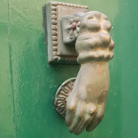 Mansarda A Finalborgo - Fascino E Tradizione *