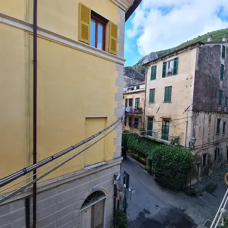 Mansarda A Finalborgo - Fascino E Tradizione Apartament
