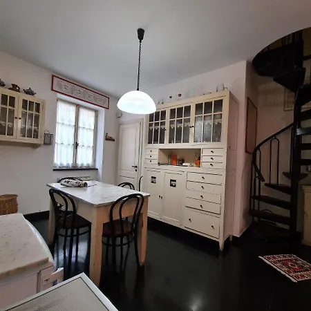 Apartament Mansarda A Finalborgo - Fascino E Tradizione Finale Ligure
