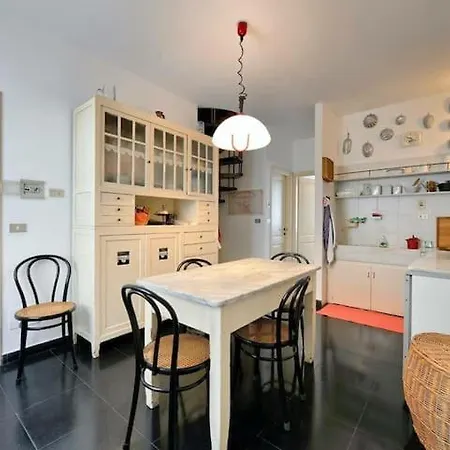 Mansarda A Finalborgo - Fascino E Tradizione Apartament