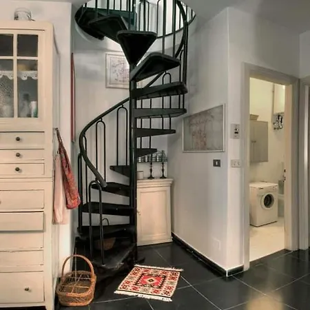 Apartment Mansarda A Finalborgo - Fascino E Tradizione Finale Ligure